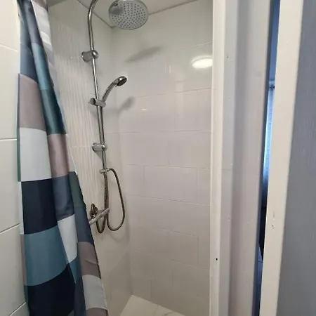 Logement Independant Dans Une Zone Pavillonnaire Au Calme, Situe Entre Disneyland Et Paris Ozoir-la-Ferrière Exterior foto