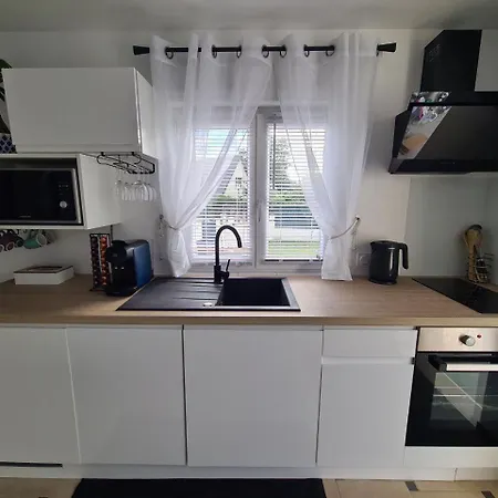 Logement Independant Dans Une Zone Pavillonnaire Au Calme, Situe Entre Disneyland Et Paris Ozoir-la-Ferrière Exterior foto
