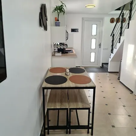 Logement Independant Dans Une Zone Pavillonnaire Au Calme, Situe Entre Disneyland Et Paris Ozoir-la-Ferrière Exterior foto